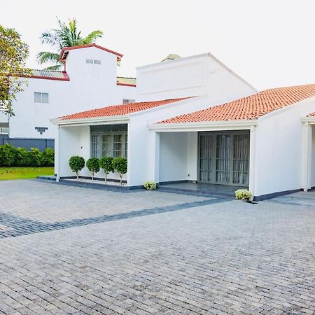 Bony'S Holiday Inn Negombo Bagian luar foto