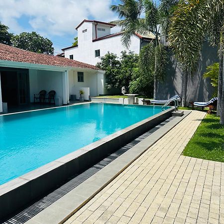 Bony'S Holiday Inn Negombo Bagian luar foto