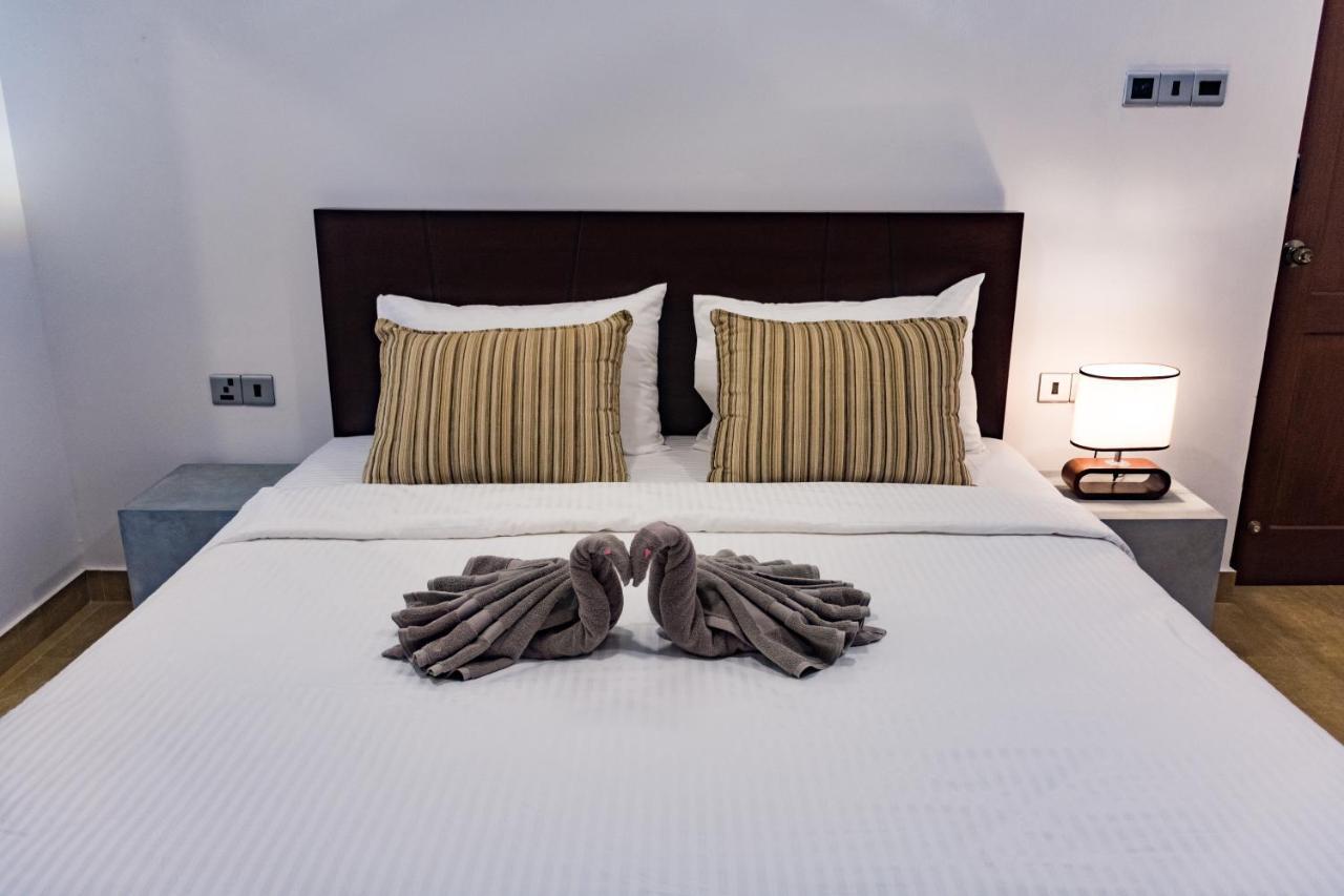 Bony'S Holiday Inn Negombo Bagian luar foto
