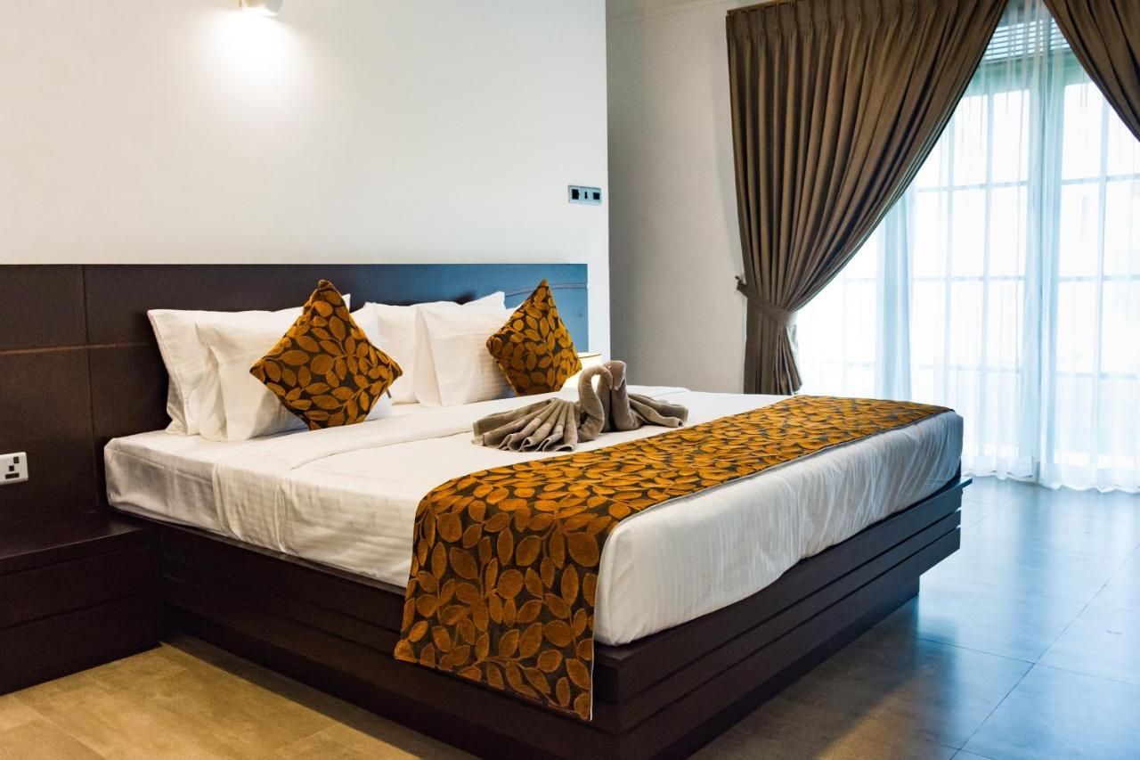 Bony'S Holiday Inn Negombo Bagian luar foto
