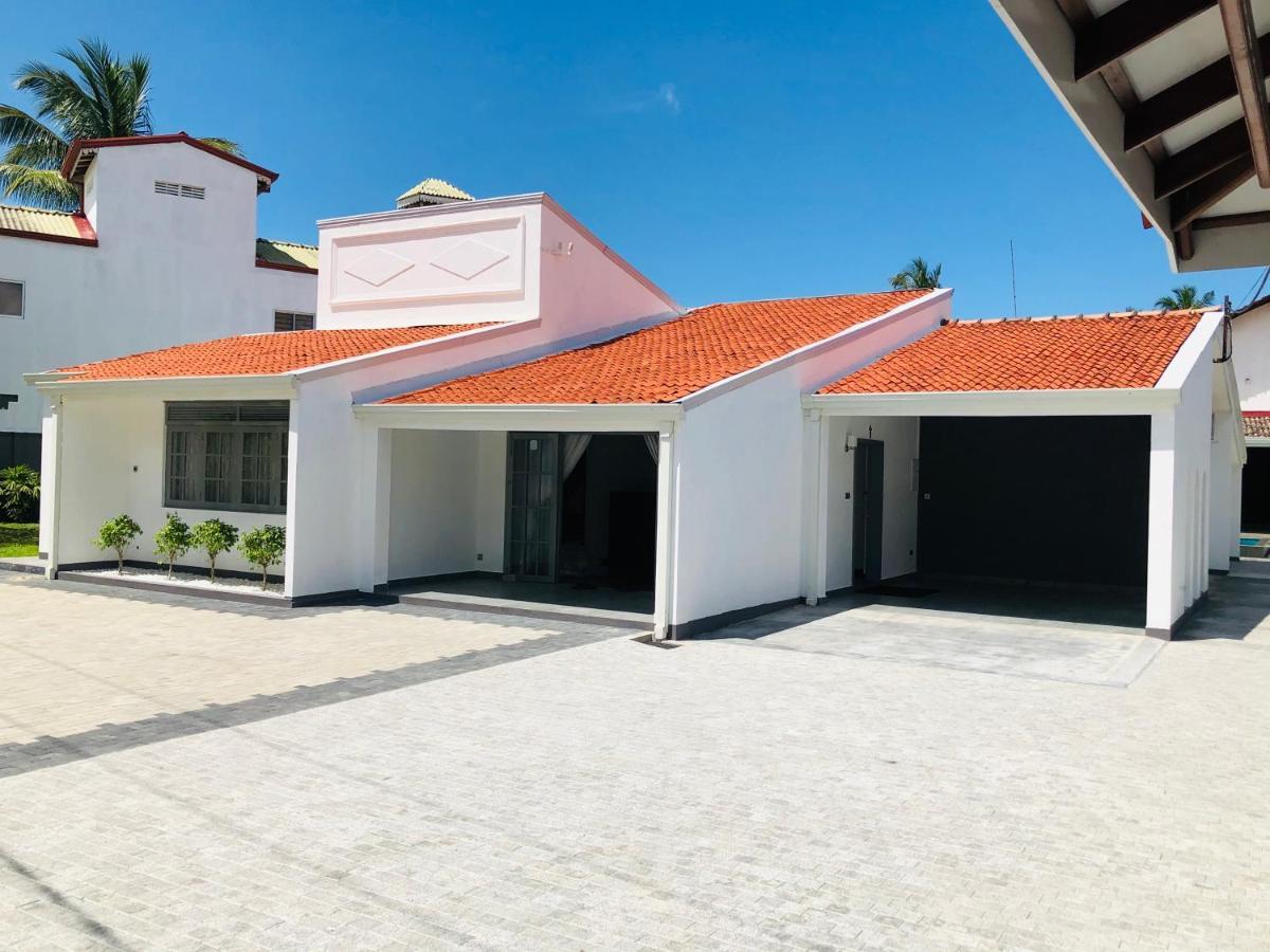 Bony'S Holiday Inn Negombo Bagian luar foto