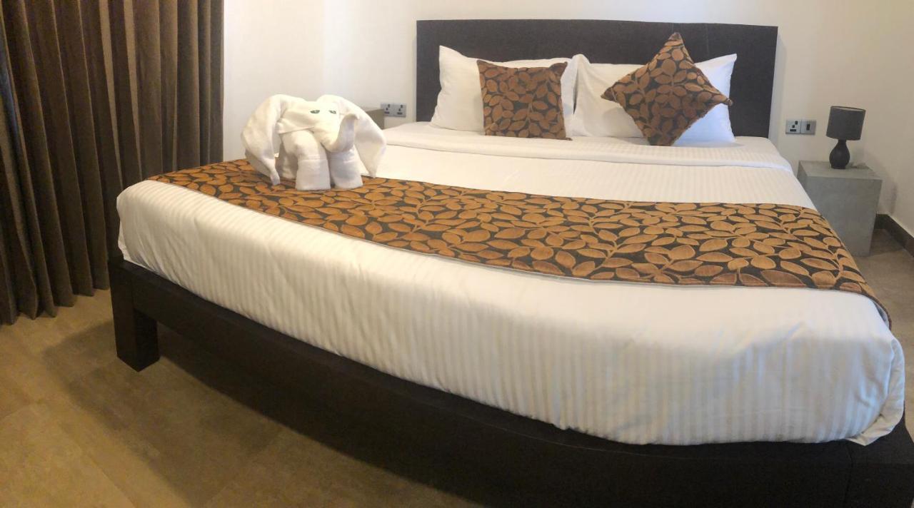 Bony'S Holiday Inn Negombo Bagian luar foto