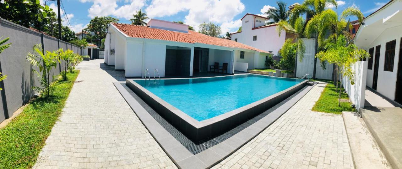 Bony'S Holiday Inn Negombo Bagian luar foto