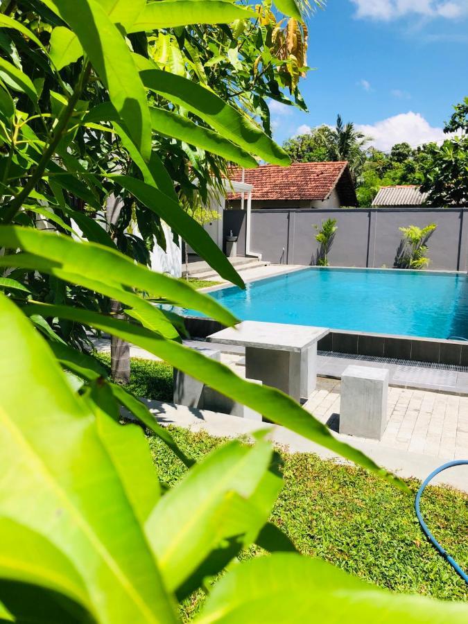 Bony'S Holiday Inn Negombo Bagian luar foto