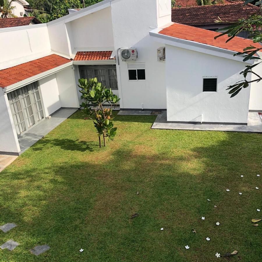 Bony'S Holiday Inn Negombo Bagian luar foto
