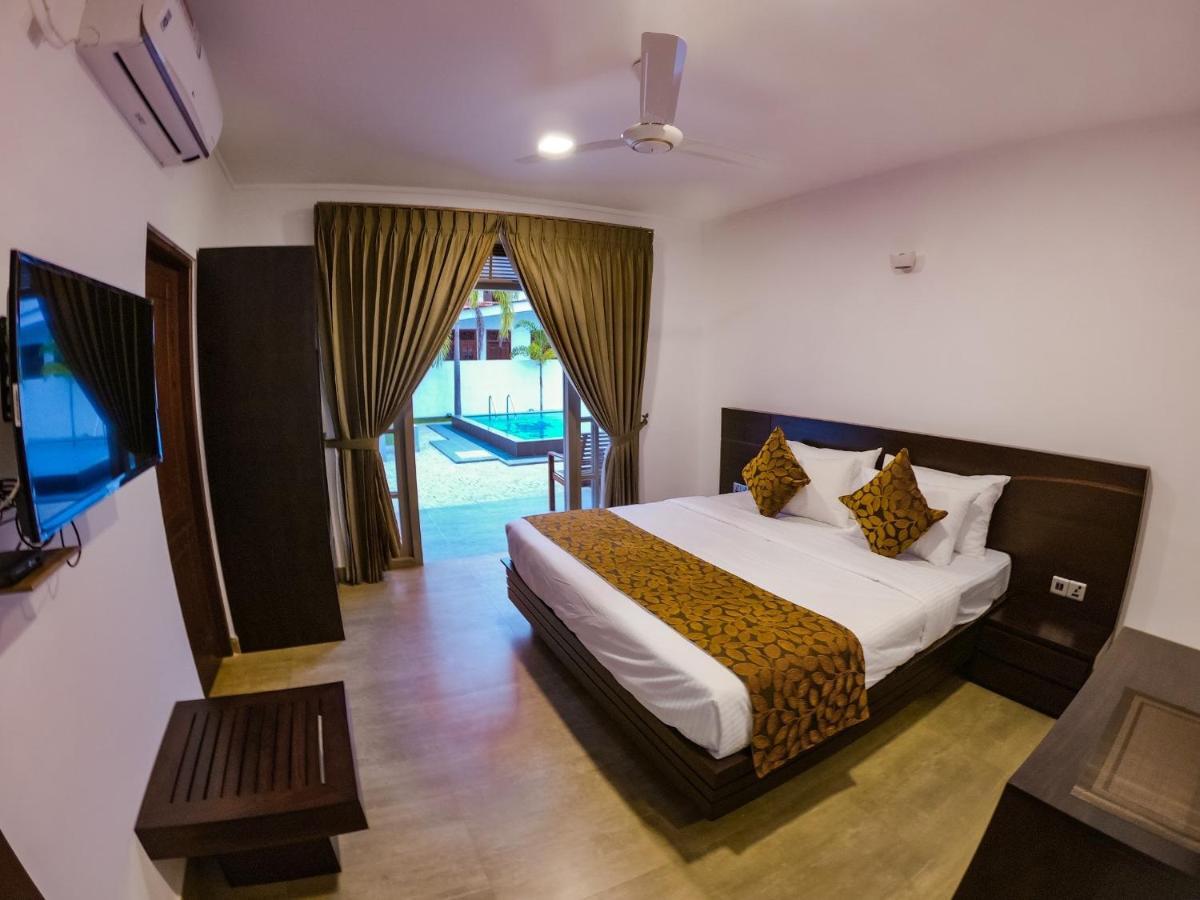 Bony'S Holiday Inn Negombo Bagian luar foto